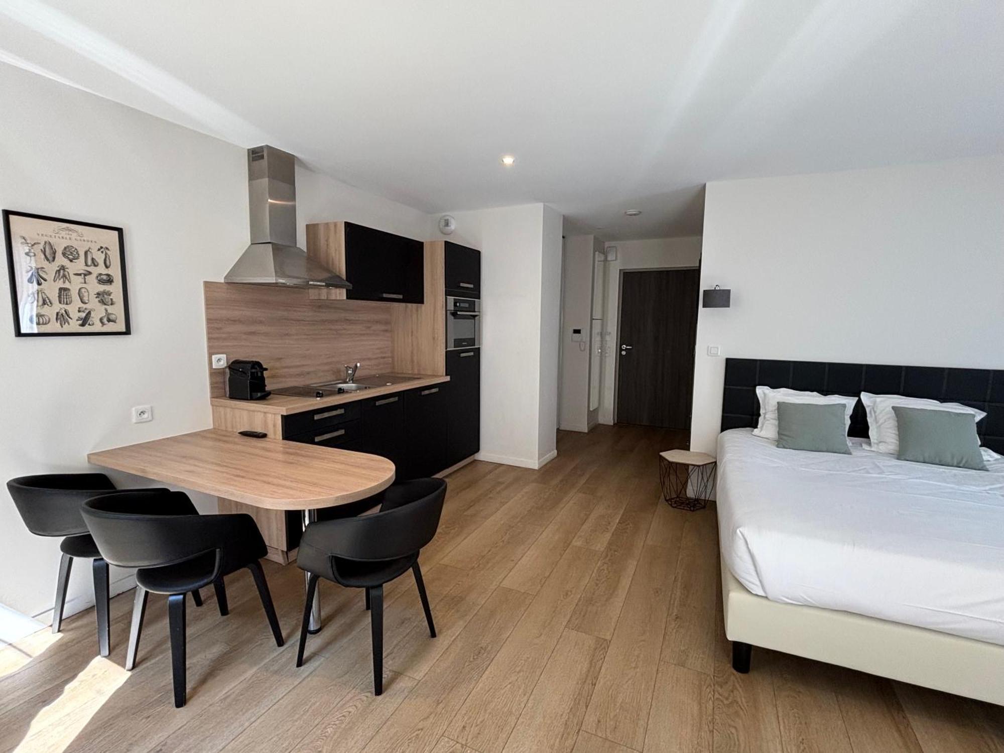 Les Maisons D'Eugene Appart'Hotel - Centre Historique Honfleur Luaran gambar